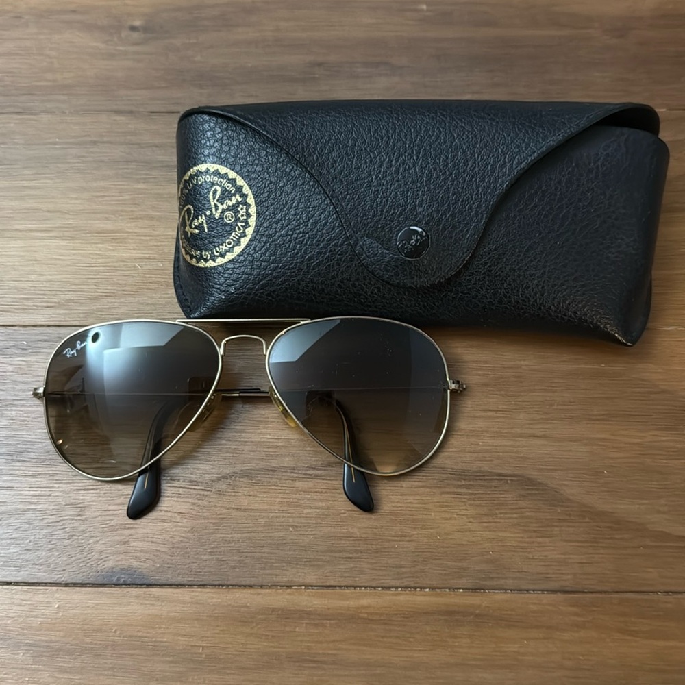 Rayban Gold Aviator!